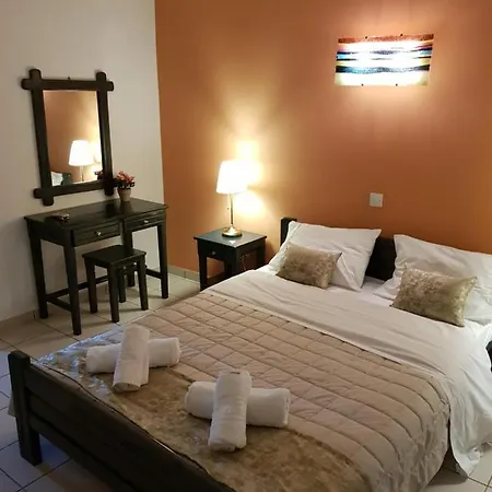 Apartment Schinas Apts. *