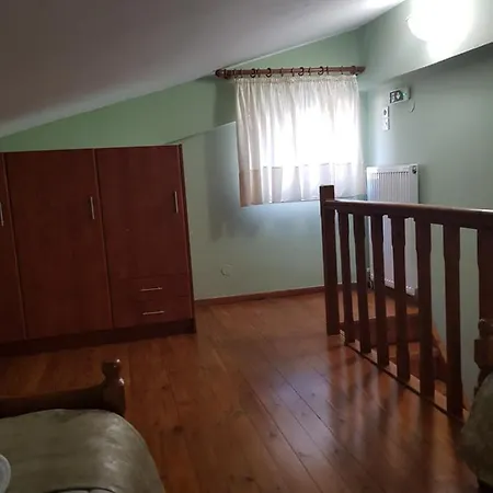 Schinas Apts. * Tolofon