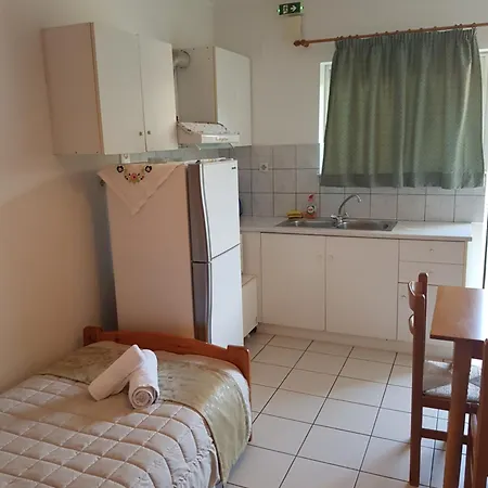 Schinas Apts. Tolofón