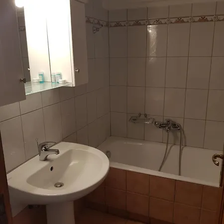 아파트 Schinas Apts. *