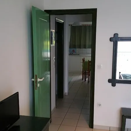 Schinas Apts.