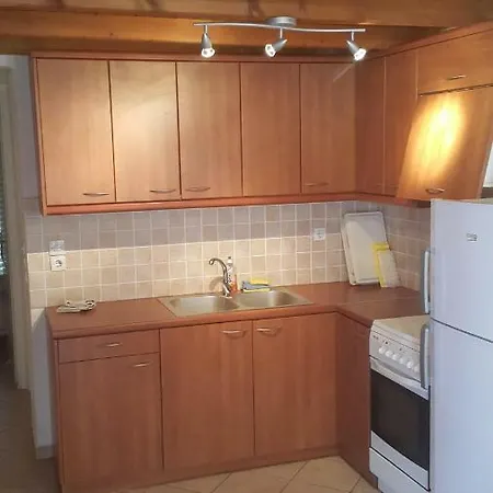 Schinas Apts. Tolofón